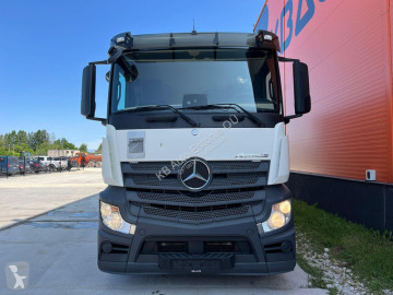 Camion fourgon Mercedes