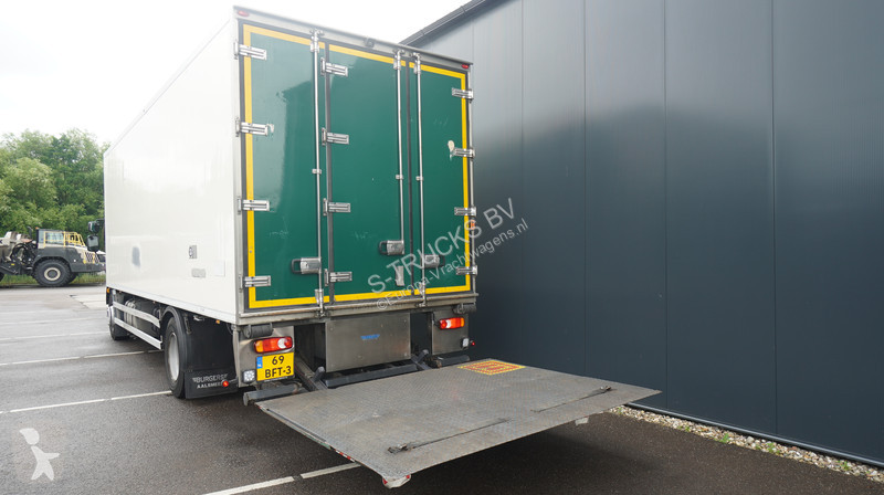 Camión DAF 250 4X2 FRIGO TRUCK WITH CARRIER