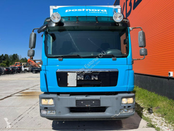 Camion fourgon MAN