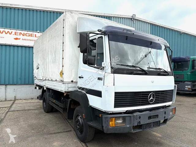 Camion Mercedes LK  (6-CILINDER) WITH TENT BOX...