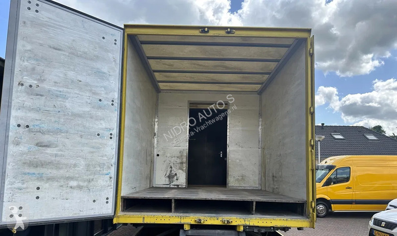 Camion Volvo 12240 AIRCO Kachel Douche 2x bed...