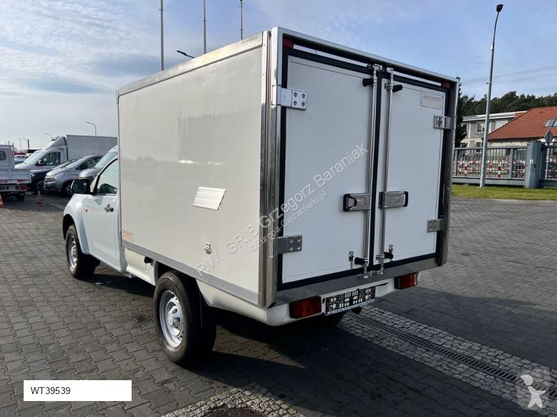 Véhicule utilitaire Isuzu Satellite 4X4...