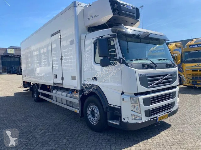 Camion Volvo 330 2 temp koelvriesbak , 760...
