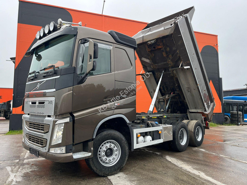 Kamion Volvo 6x4 RETARDER / TANDEM AXLE LIFT /...