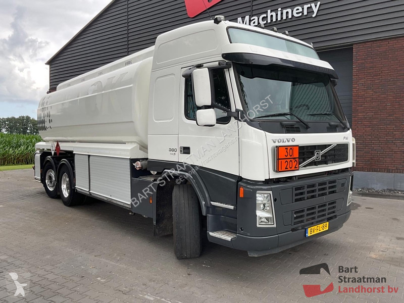 Kamion Volvo FM 9.380 6x2 Euro 5 Tanker Truck...