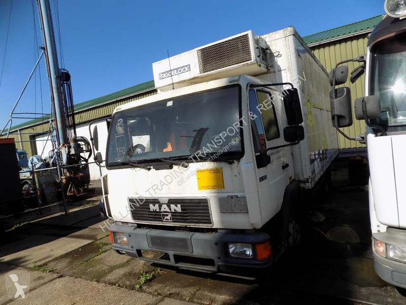 Kamion Volvo koel vrieswagen met hydr. lift
