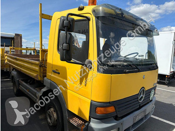 Kamion Mercedes 823