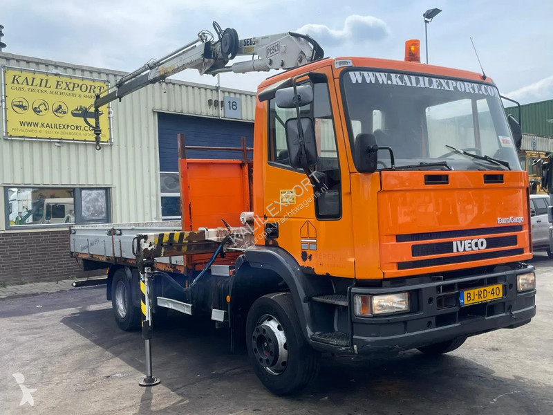 Kamion Iveco 120E18 Pesi SE85 Crane Open Box...