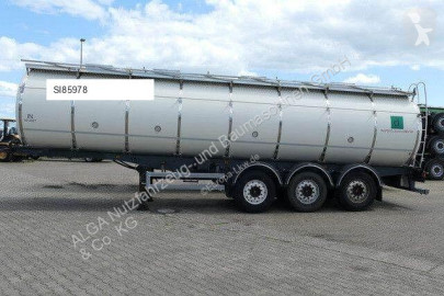 Camion citerne Menci