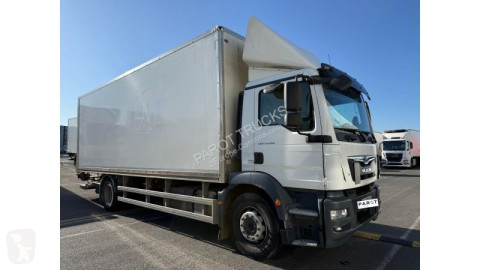 Camion fourgon MAN