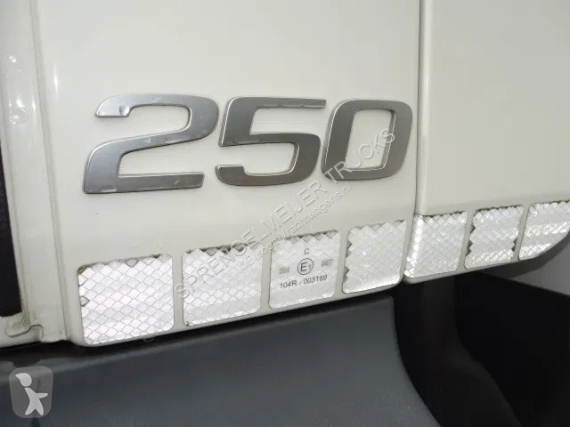 Kamion Volvo FL FL250 isothermic box