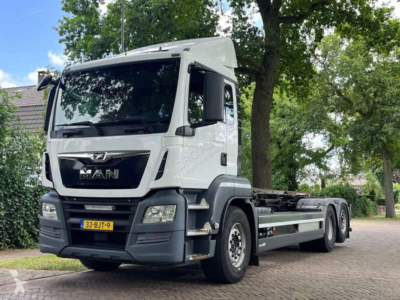 Kamion MAN TGS 26420 container systeem met kabels