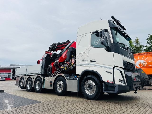 Camion Volvo 10x4 mit F1150 Ladekran,...