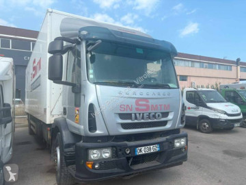 Camión furgón paredes contrachapado Iveco