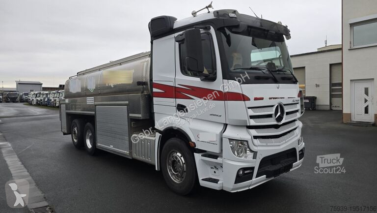 Camion Mercedes 2553 6x2 ISOLIERT