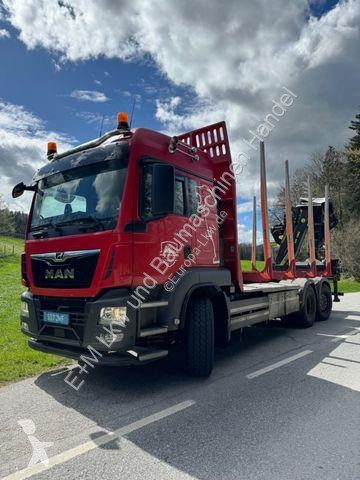 Kamion MAN TGX 33.500 4X6 HOLZ KRAN ANHÄNGER