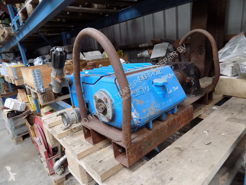 Kamion  hoge drukpomp[ -high pressure pump