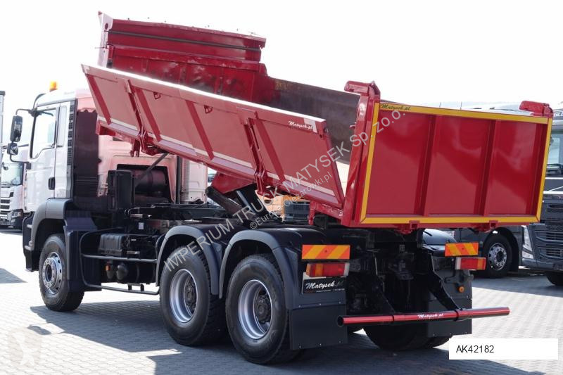 Camión MAN TGA 33.390 / 6X4 / WYWROTKA 2...