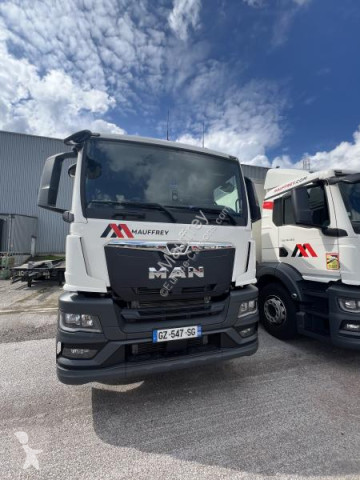 Camion fourgon polyfond MAN