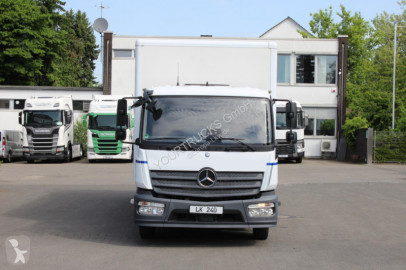 Camion fourgon Mercedes