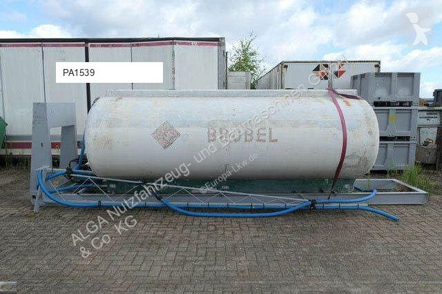Vrachtwagen Tankaufbau mit Pumpe. 10m³. 3 Kammern
