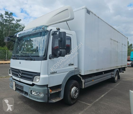 Kamion Mercedes 1224 mit Ladebordwand