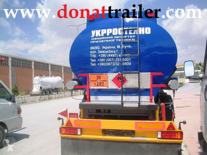 شاحنة  Tanker for Petrol Products