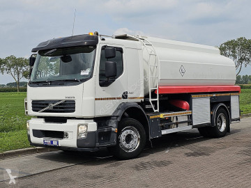 Camion citerne Volvo