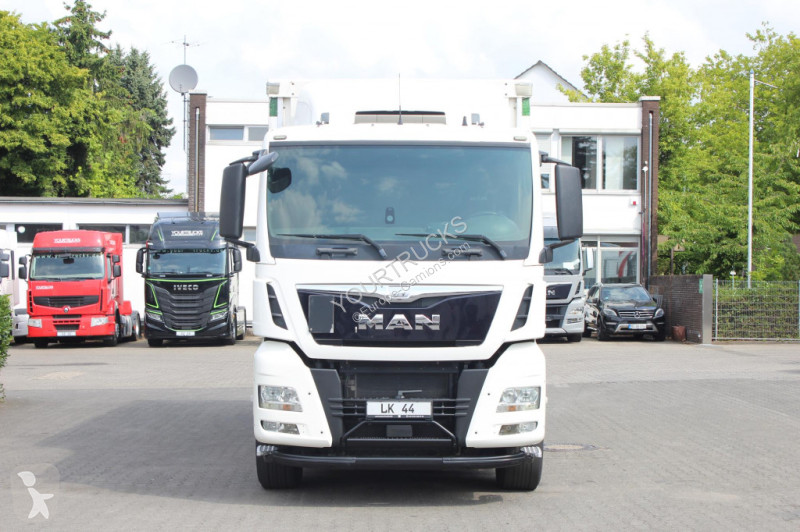 Camion MAN TGX Plane Stapleraufnahme Lenkachse AHK