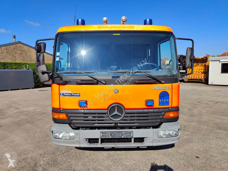 Kamion Mercedes 917 F 4X2 1500L Tank + Pump...