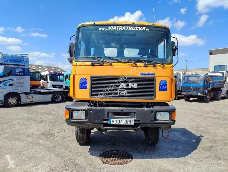 Vrachtwagen MAN DFA 6X6