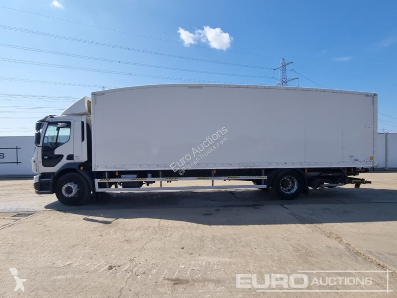 Camion Volvo FL818