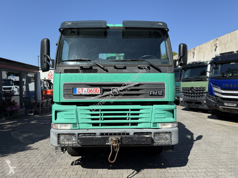Camión Volvo 420 4X4 Kran MKG 300 bis 24 Meter