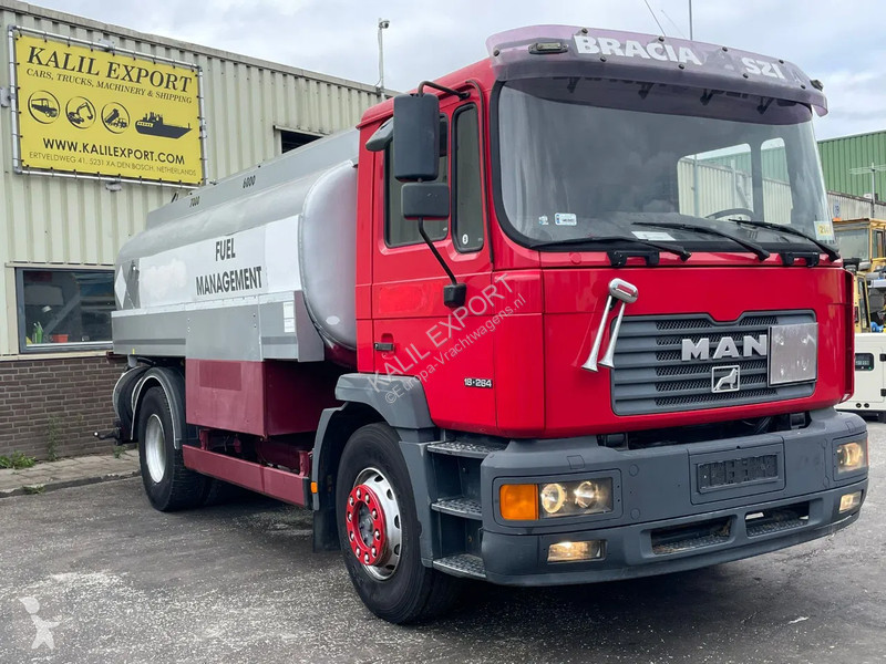 Camión MAN F2000 Fuel Tank Truck 13.580L Manual...