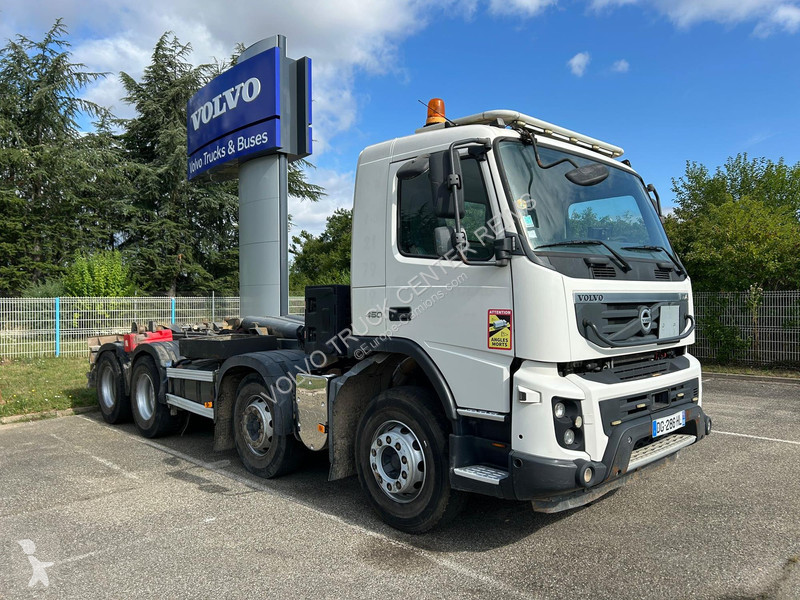 Camion Volvo 8x4 Container lifts 2013