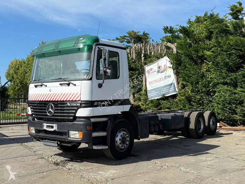 Camion Mercedes ACTROS 2540 V6 6X2 Chassis...
