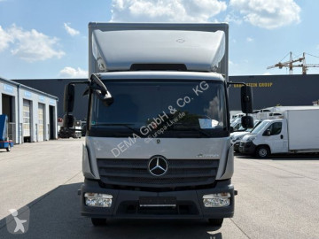 Camión furgón Mercedes