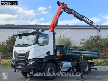 Camión trilateral Iveco nuevo