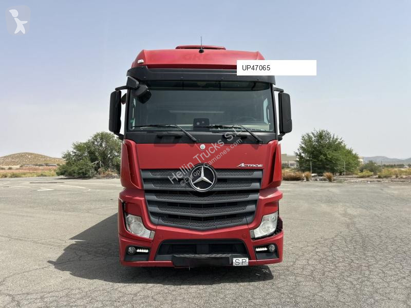 Camion remorque Mercedes ZZ