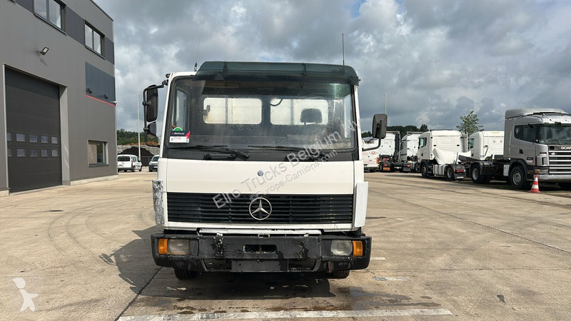 Kamion Mercedes SK (POMPE MANUELLE / MANUAL...