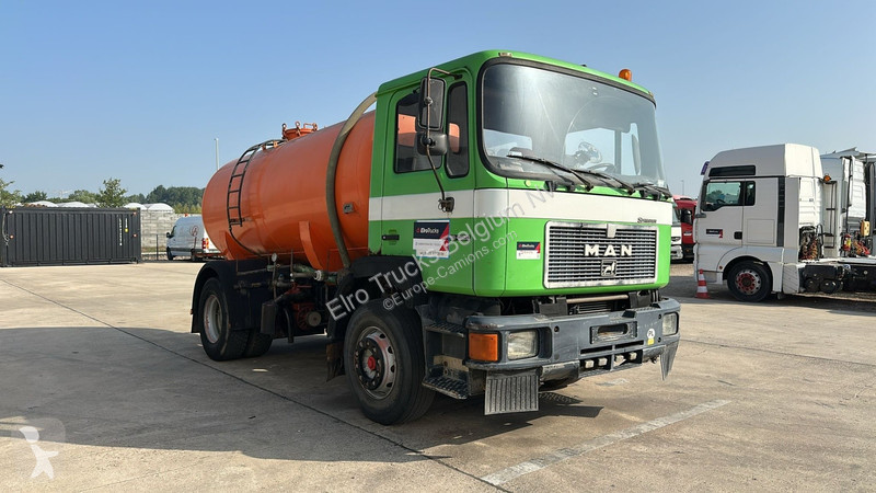 Kamion MAN (MANUAL PUMP / POMPE MANUELLE /...