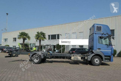 Camion châssis Mercedes