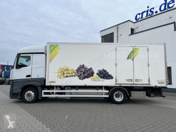 Camion fourgon Mercedes