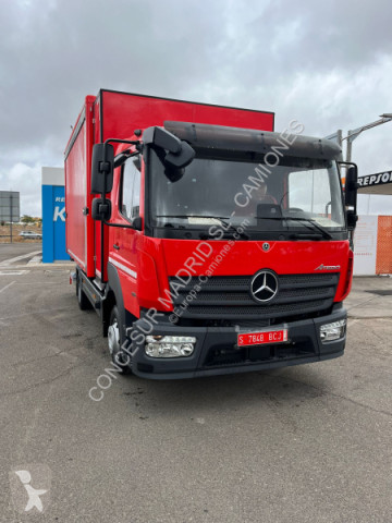 Camion fourgon Mercedes neuf