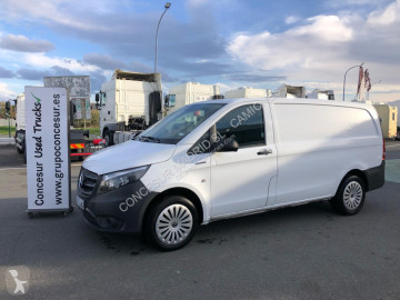 Camion fourgon Mercedes