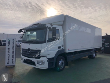 Camion fourgon Mercedes