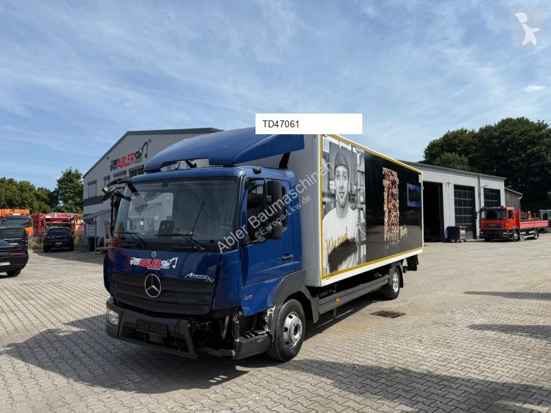 Camion Mercedes 818