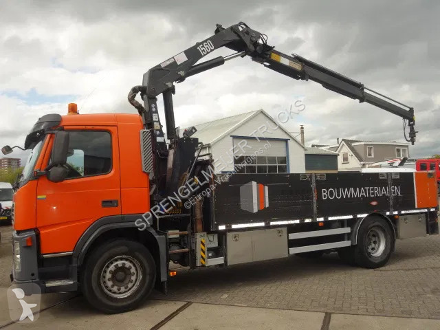 Camion Volvo 310 hmf15 ton crane