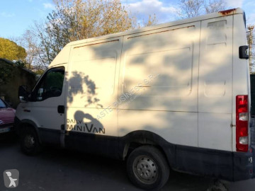 Fourgon utilitaire Iveco