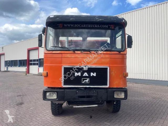 Camião MAN 6x6 Full steel Kipper
